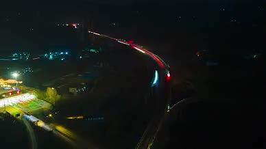 4K延时高速公路车流轨迹灯光线条夜景视频的预览图